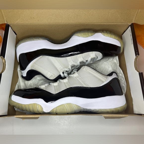 Jordan 11 Retro Low Concord Size 9M Pre-loved - Picture 2 of 7